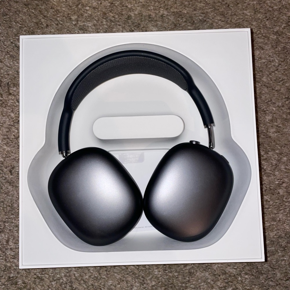 Space Gray Apple Airpods Max